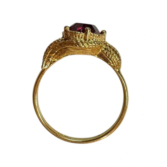 Avon | Elegant Red Lace Rhinestone Gold Tone Ring (9.75) - Picture 4 of 5